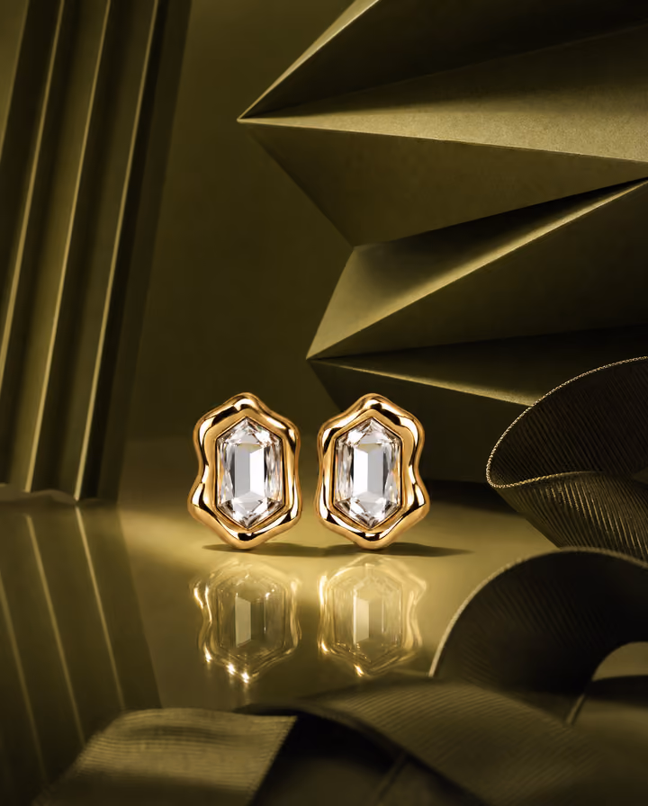 Spotlight Jewelry Stage